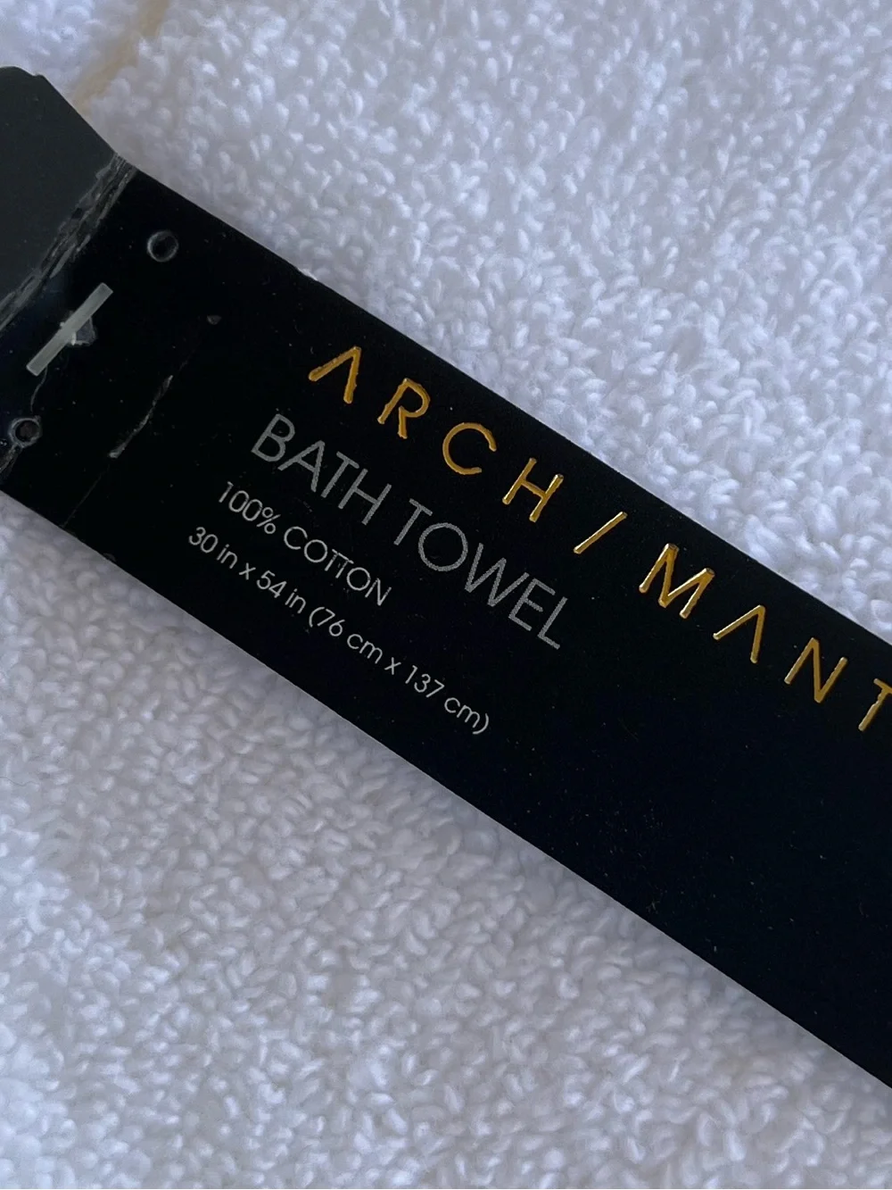 Ultra-Soft White Ribbed Bath Towel byArch/Mantle. New with tags 100% cotton.